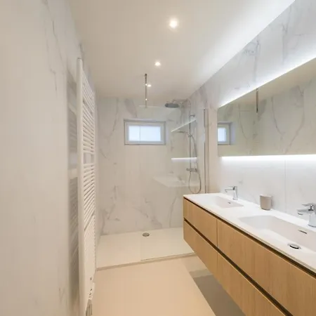 Amandine - Luxury 3 Bedrooms With Free Parking Apartmán *