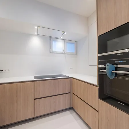 Apartment Amandine - Luxury 3 Bedrooms With Free Parking *