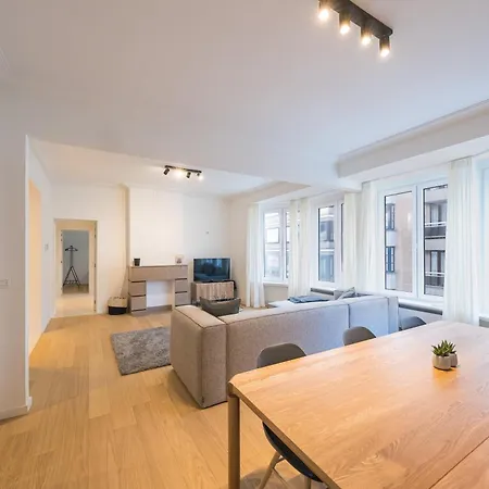 Amandine - Luxury 3 Bedrooms With Free Parking Lejlighed *