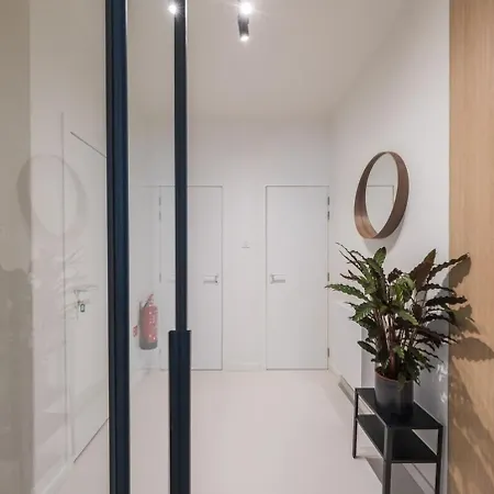 Amandine - Luxury 3 Bedrooms With Free Parking Lejlighed