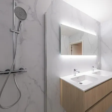 Amandine - Luxury 3 Bedrooms With Free Parking